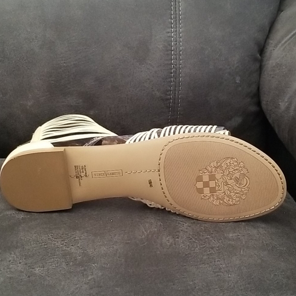 Vince Camuto sandal - Picture 4 of 5